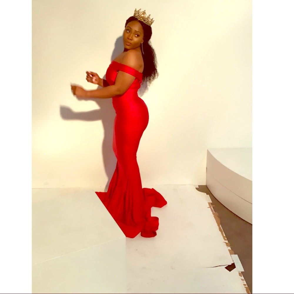 Dress gown